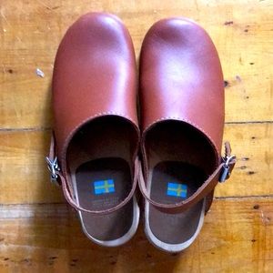 MIA Alma brown leather clogs